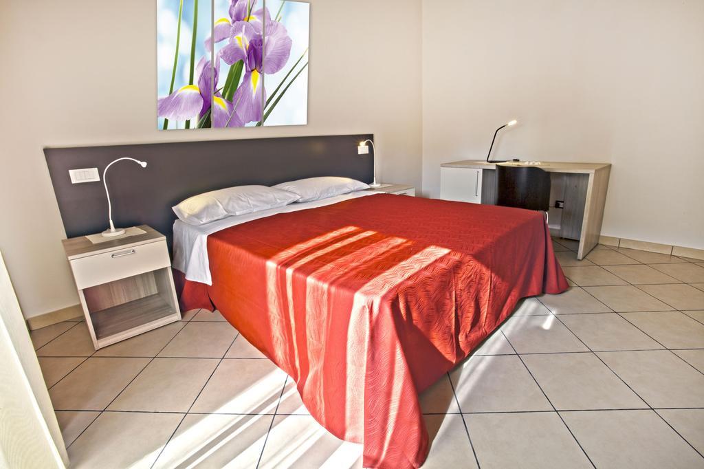 Il Fiore In Una Stanza Itri Habitación foto